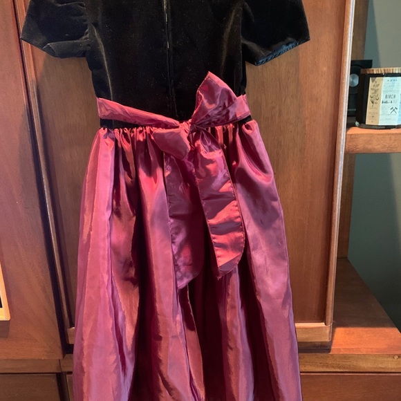 Dress - Picture 2 of 2